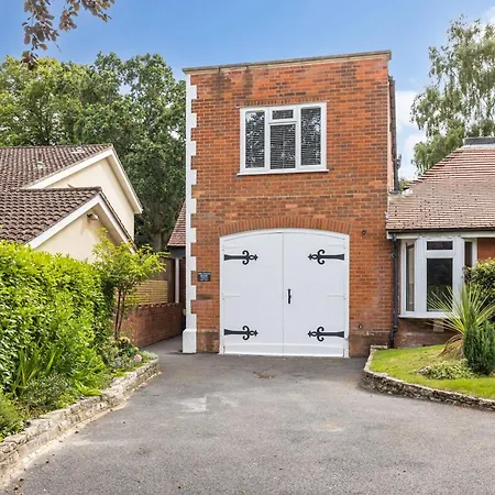 Middle Chine - Beautiful Garden And Spacious Living Space-3
